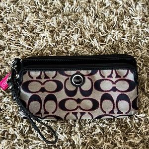 Coach wristlet wallet. Used, in great condition.